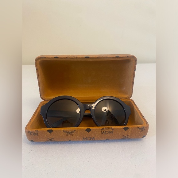 Navy Blue MCM Sunglasses w/  Glasses Case - Picture 6 of 9